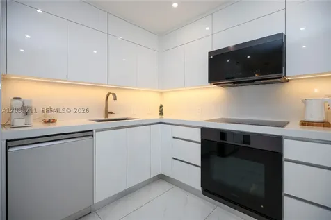 100 Bayview Drive Sunny Isles Beach FL 33160