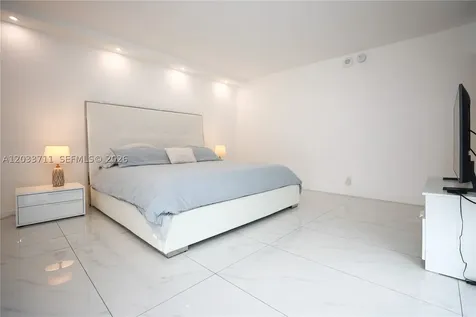 100 Bayview Drive Sunny Isles Beach FL 33160