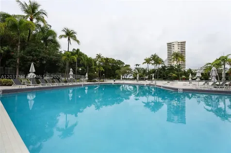 100 Bayview Drive Sunny Isles Beach FL 33160