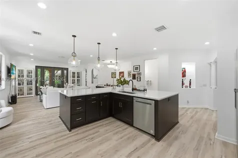 2794 Kinsington Circle Weston FL 33332