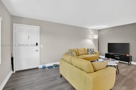 151 SW 135th Terrace Pembroke Pines FL 33027