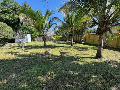 1135 NE 133 Road Street North Miami FL 33161