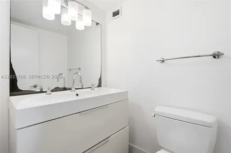 1020 Meridian Avenue Miami Beach FL 33139