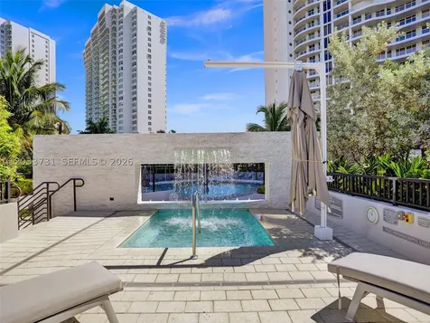 7000 Island Boulevard Aventura FL 33160