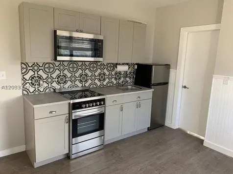 2932 NW 16th Avenue Miami FL 33142