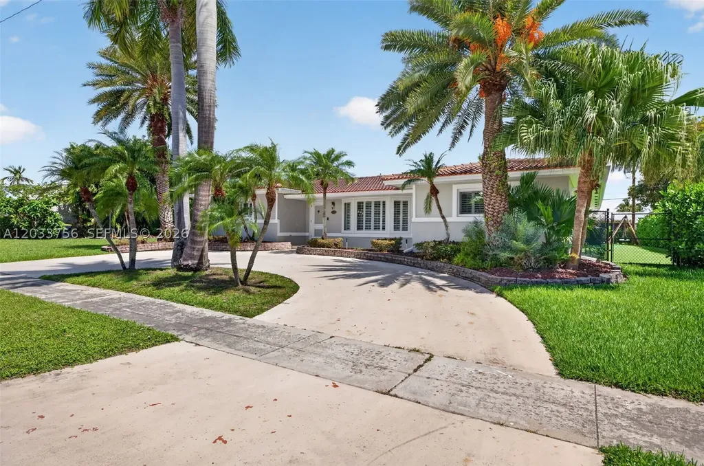 313 SE 6th Street Dania Beach FL 33004