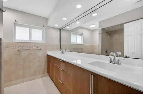313 SE 6th Street Dania Beach FL 33004