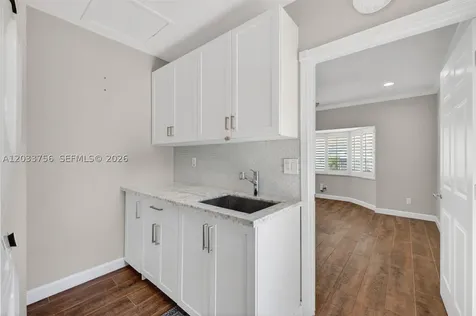 313 SE 6th Street Dania Beach FL 33004