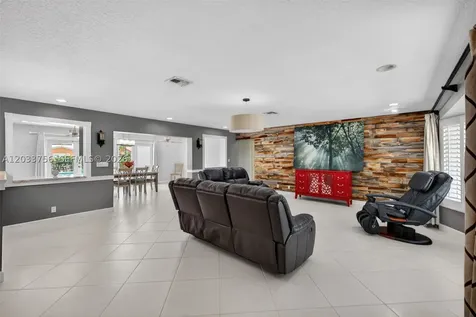 313 SE 6th Street Dania Beach FL 33004