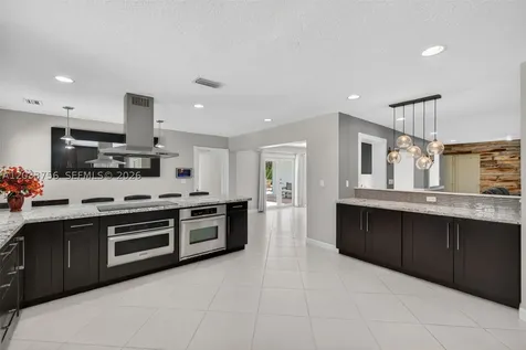 313 SE 6th Street Dania Beach FL 33004