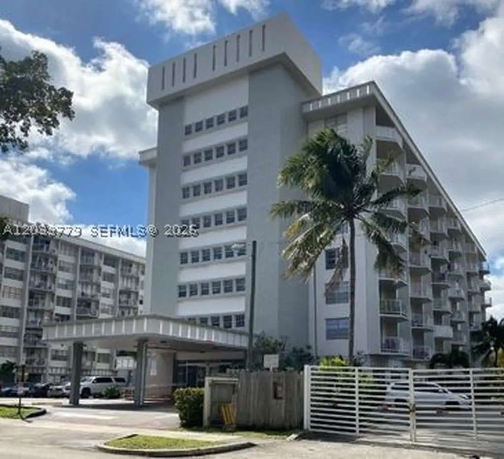 16740 NE 9th Avenue North Miami Beach FL 33162