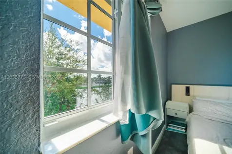 2040 NE 167 Th North Miami Beach FL 33162