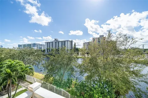 2040 NE 167 Th North Miami Beach FL 33162