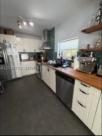 3685 SW 1st Avenue Miami FL 33145
