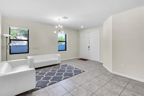 8894 W 34th Avenue Hialeah FL 33018