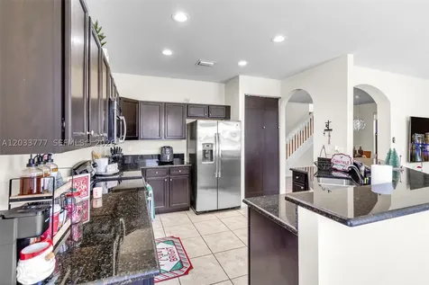 8894 W 34th Avenue Hialeah FL 33018