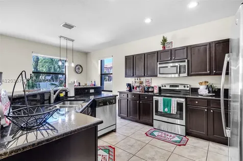 8894 W 34th Avenue Hialeah FL 33018