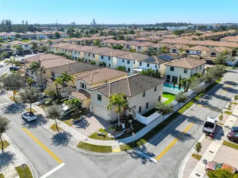 8894 W 34th Avenue Hialeah FL 33018
