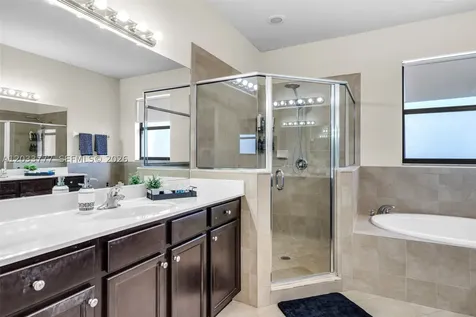 8894 W 34th Avenue Hialeah FL 33018