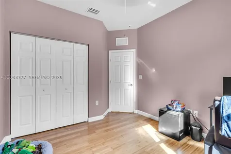 8894 W 34th Avenue Hialeah FL 33018