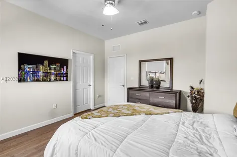 8894 W 34th Avenue Hialeah FL 33018