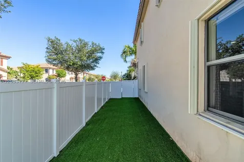 8894 W 34th Avenue Hialeah FL 33018