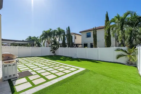 8894 W 34th Avenue Hialeah FL 33018