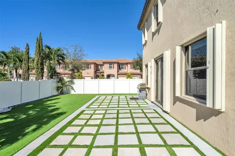 8894 W 34th Avenue Hialeah FL 33018