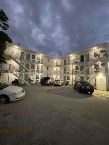 1261 NW 59th Street Miami FL 33142