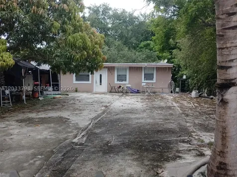 1725 NW 111th Street Miami FL 33167