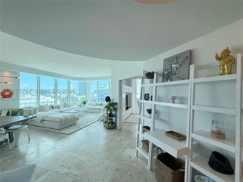 300 S Pointe Drive Miami Beach FL 33139