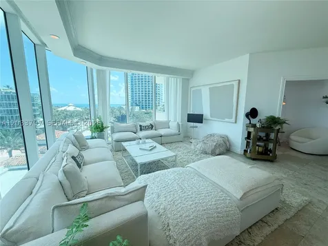 300 S Pointe Drive Miami Beach FL 33139