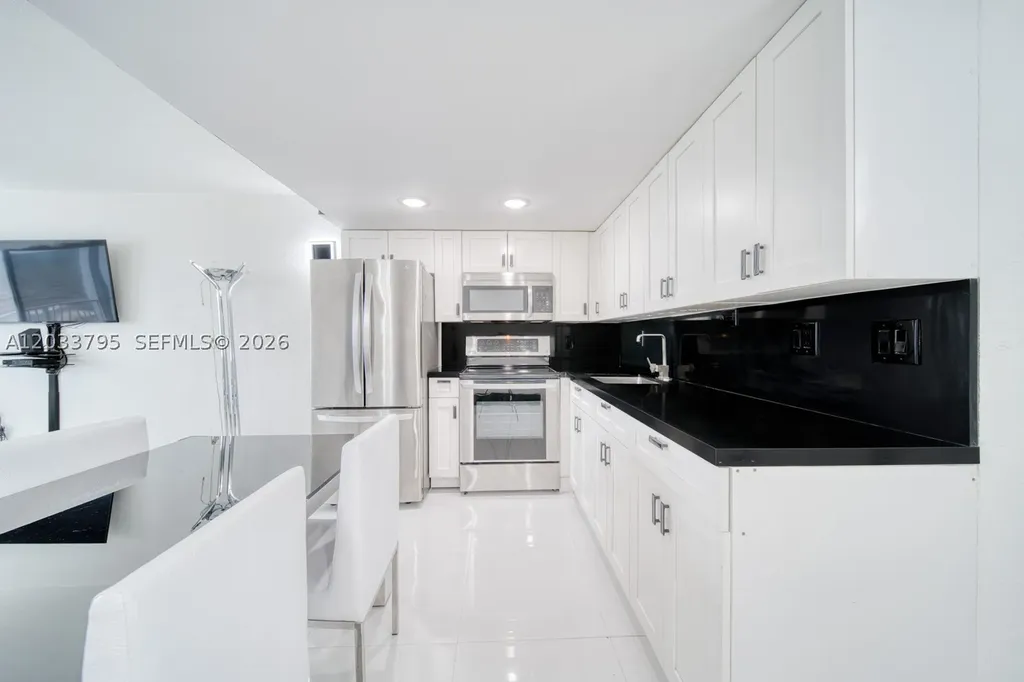 300 Oregon Street Hollywood FL 33019