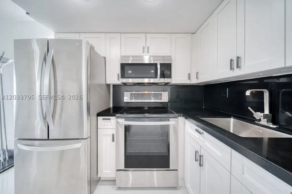 300 Oregon Street Hollywood FL 33019