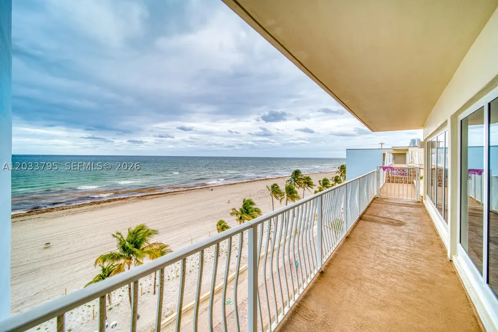 300 Oregon Street Hollywood FL 33019