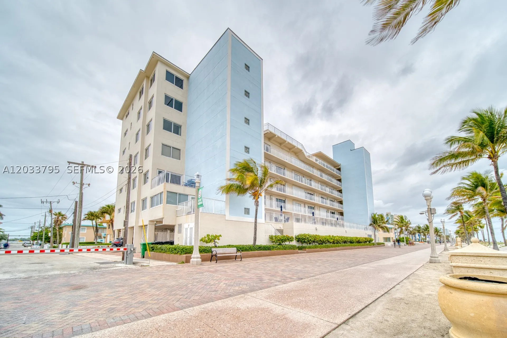 300 Oregon Street Hollywood FL 33019