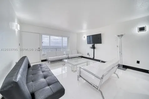 300 Oregon Street Hollywood FL 33019