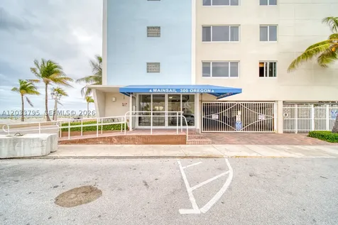 300 Oregon Street Hollywood FL 33019