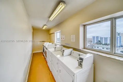 300 Oregon Street Hollywood FL 33019