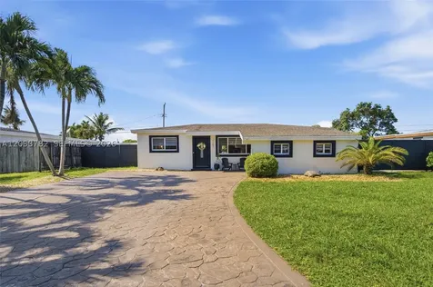 7151 SW 14th Street Pembroke Pines FL 33023