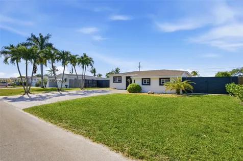7151 SW 14th Street Pembroke Pines FL 33023