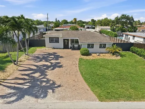 7151 SW 14th Street Pembroke Pines FL 33023
