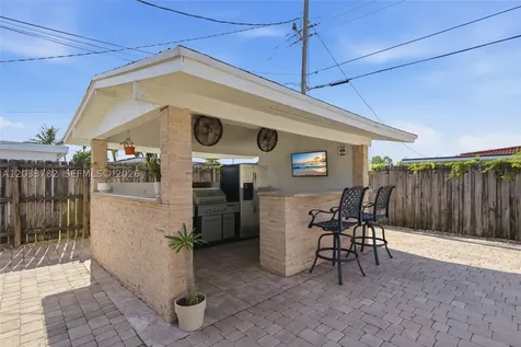 7151 SW 14th Street Pembroke Pines FL 33023