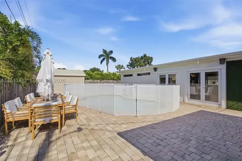 7151 SW 14th Street Pembroke Pines FL 33023