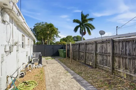 7151 SW 14th Street Pembroke Pines FL 33023