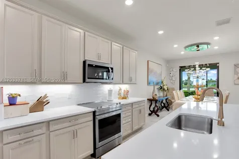 7700 NW 84th Lane Tamarac FL 33321