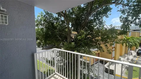 2475 NW 16th St Road Miami FL 33125
