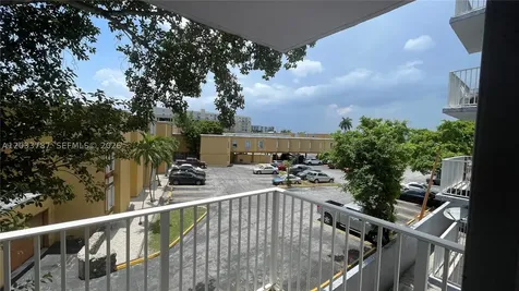 2475 NW 16th St Road Miami FL 33125