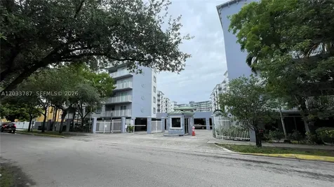 2475 NW 16th St Road Miami FL 33125