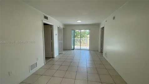 2475 NW 16th St Road Miami FL 33125